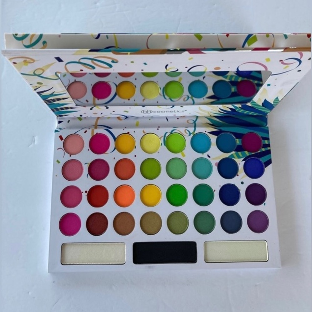 BH cosmetics take me back to Brazil eyeshadow palette